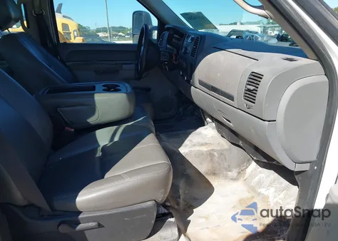 2014 Chevrolet Silverado 2500Hd Work Truck z USA, uszkodzony, nr VIN 1GC1CVCG3EF188888